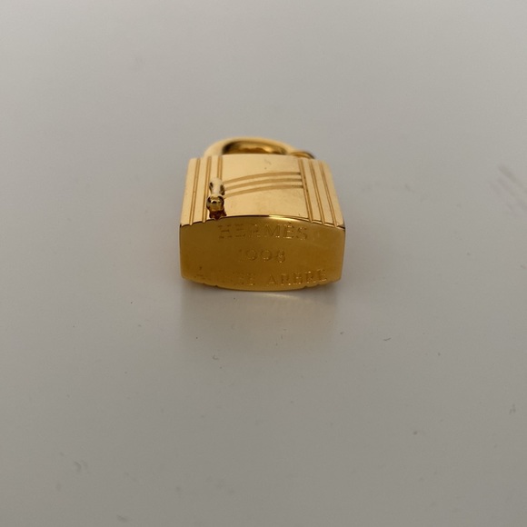 Vintage HERMEZ Cadena Lock Bag Charm 1998 Anne Arbre NWOT - Picture 4 of 10